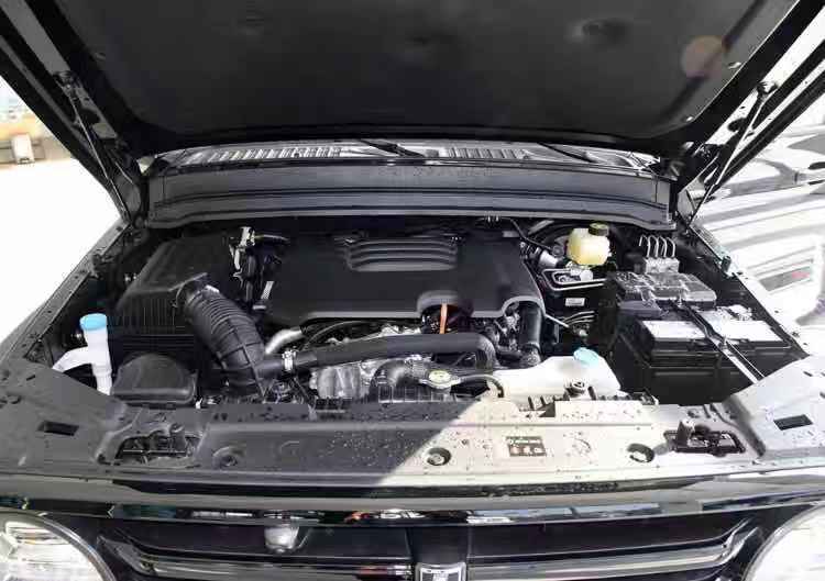 �й������й�����������𱬵���������SUV������������ʵ��