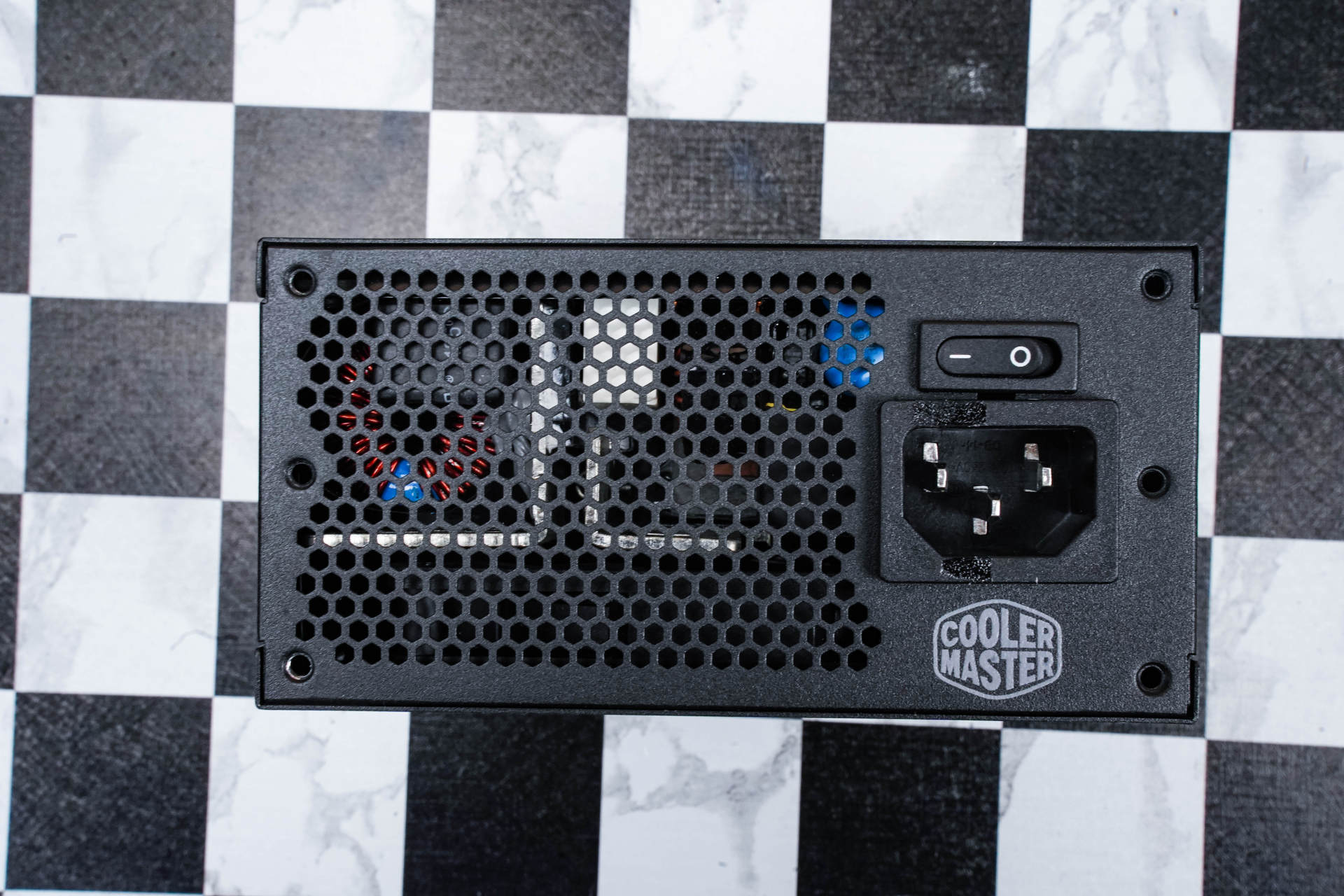 办公电脑也要高颜值，帮闺蜜组装电脑，我自己却爱了