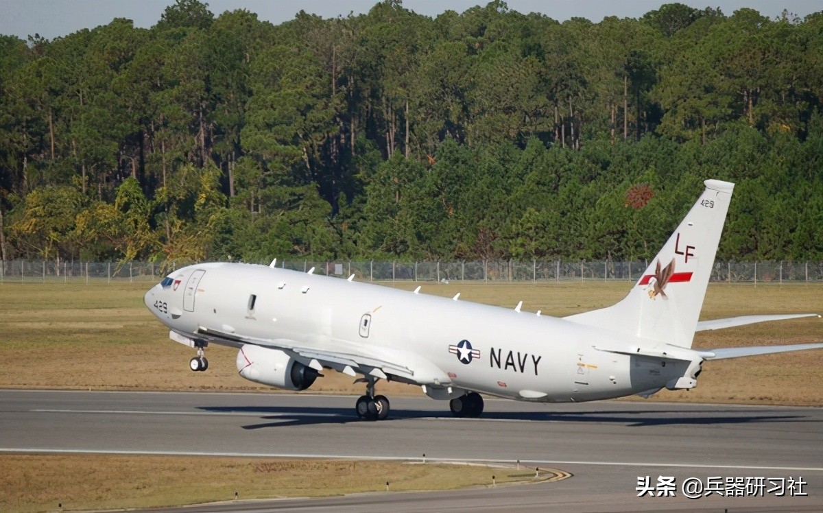 解放軍三大戰(zhàn)區(qū)齊齊出動(dòng)，美軍機(jī)抵近華南沿海挑事被回?fù)?，別想在中國家門口撒野