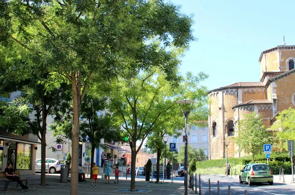 emlyon欧洲三学位GE项目，欧洲三个国家校区该怎么选？