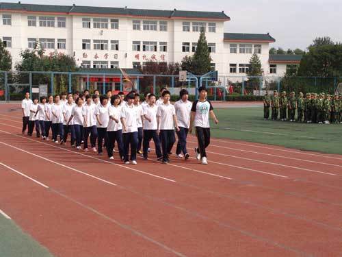 急性扁桃体炎总是“偏爱”孩子，家长别再当成只是普通感冒而已