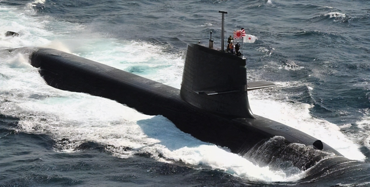 Dieselelectric submarine sailing in the deep sea, how does the oxygen