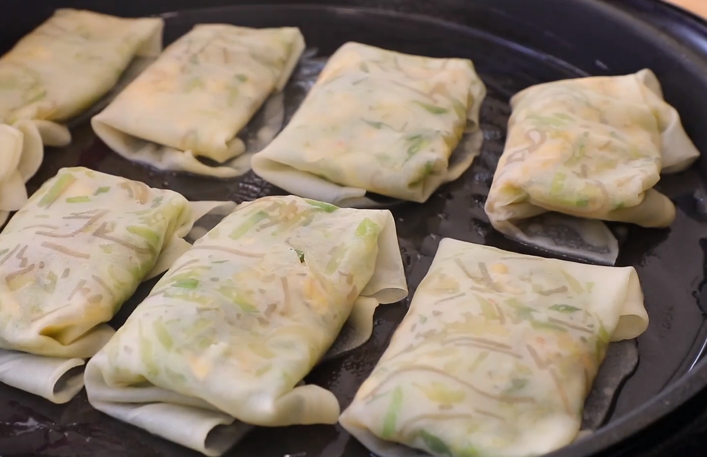 一個蘿蔔，兩個雞蛋，這樣做超好吃，皮薄大餡，香酥多汁比包子香