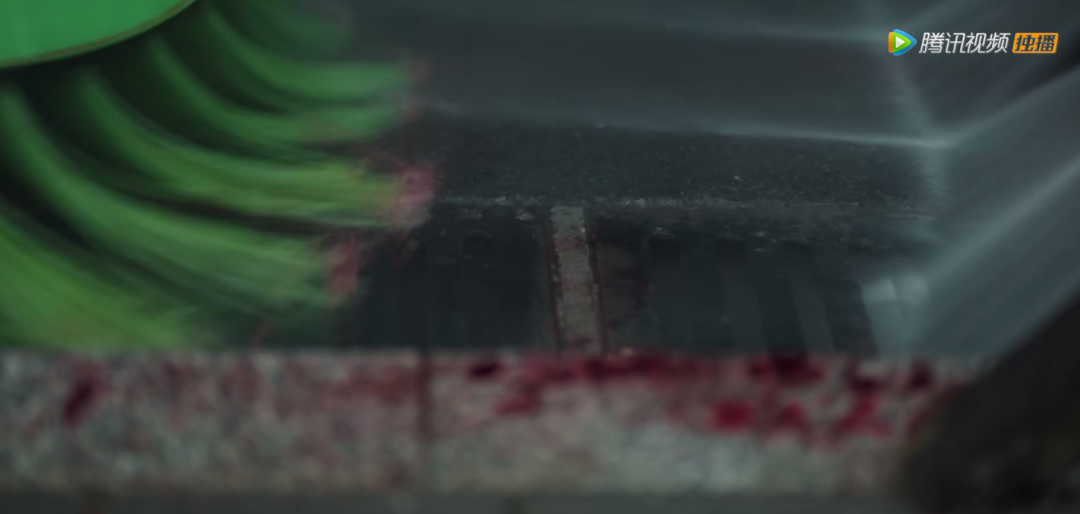 裸贷、贪污、lun奸，这剧全员狠人