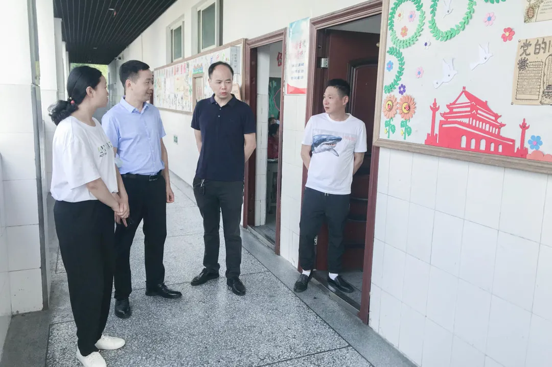 双流区黄水小学——亦师亦友双巴同携手，唯德成邻汉藏一家亲
