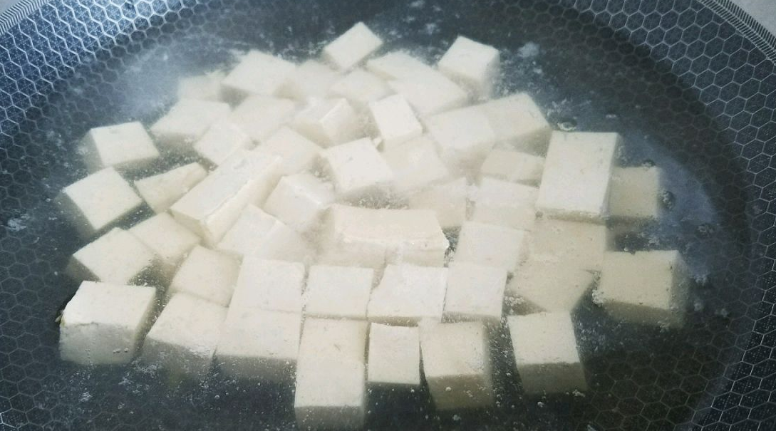 Let’s change the taste of vegetarian dishes: fresh pepper fungus with tofu, guaranteed to make you like it