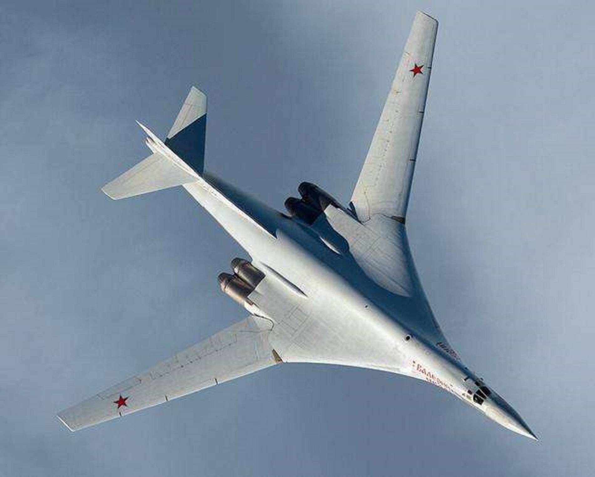 280吨大型轰炸机投产!15家工厂协作,上万