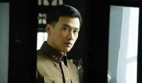 谍战剧扛把子柳云龙带着新剧来了，这下彻底没