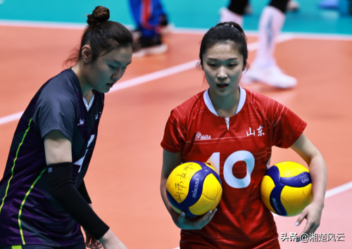 女排比赛首轮印象，三场打五局，欢笑与泪水纷