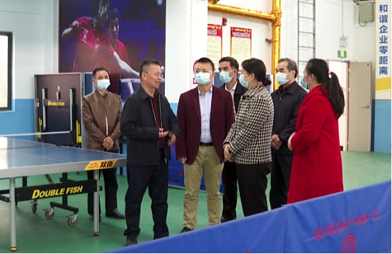 广西横县：自治区总工会春节送温暖