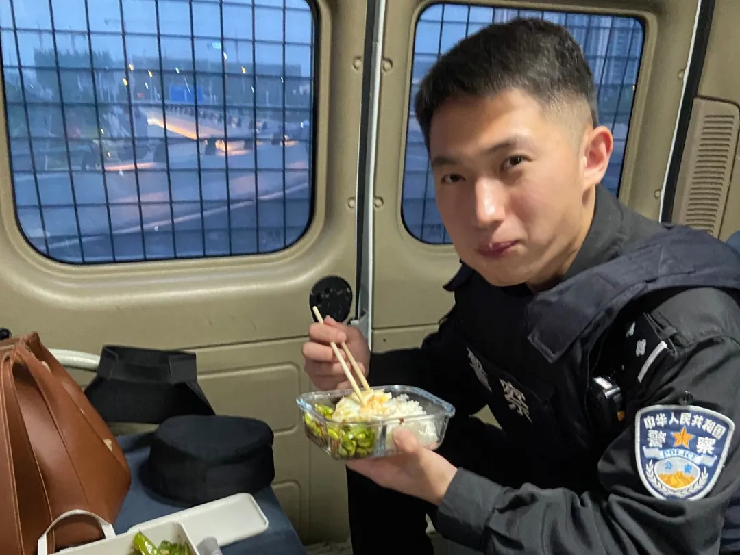 出门见警!看亳州特警的“五一时光”