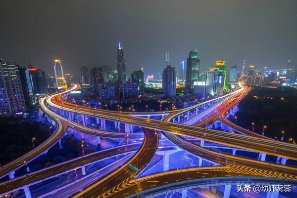 中国至关重要的二个城市群，一个以武汉为首，