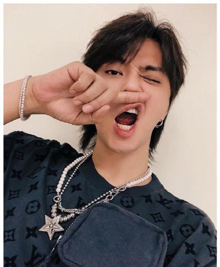 罗志祥自曝分手1年后胖24斤！身材严重走形，会依然坚持做潮牌