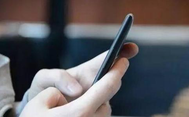 学生党在家偷看不良网站，以为能瞒天过海？手机上三个痕迹暴露你