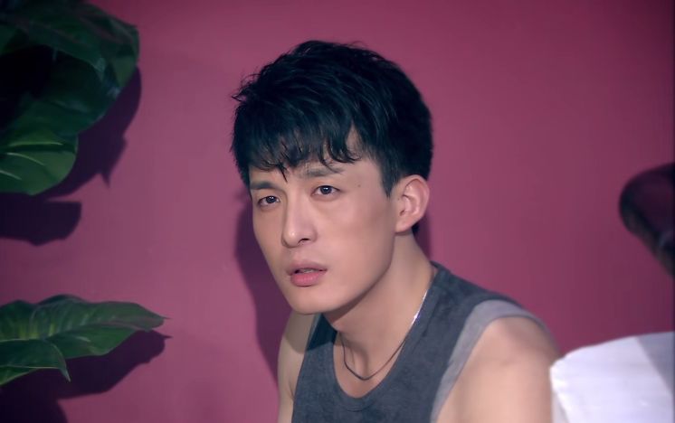 孙艺洲成功挤入张艺谋的圈子，《爱情公寓》耽