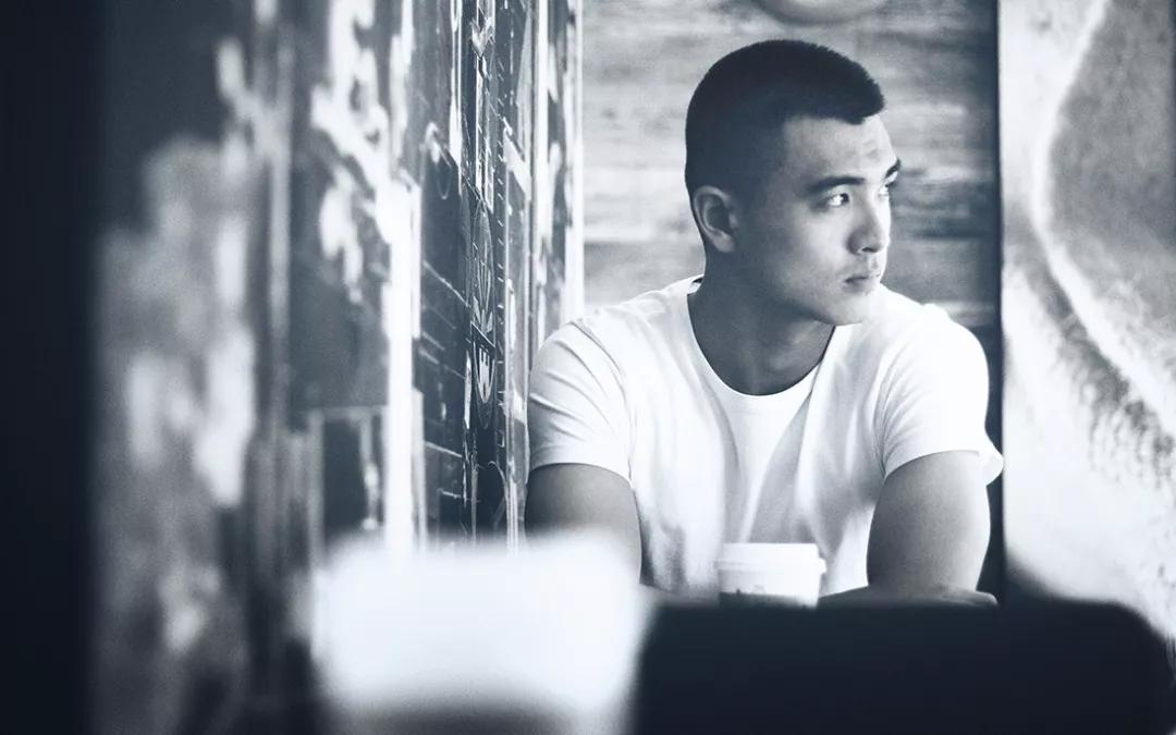 军装照VS便装照，军营女神男神天团帅炸