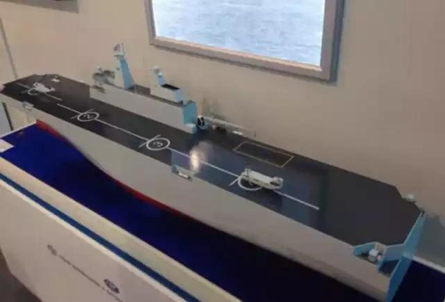 满载排水量28000吨航母，可搭载12架F35B战机，最快