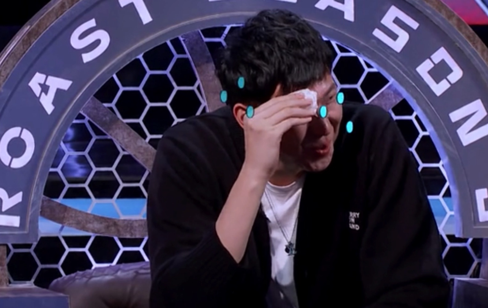 Guo Ailun and Zhou Qi mount hot search 48 hours, meet with government-owned intermediary " criticism " hind, fan Zhiyi is newest response