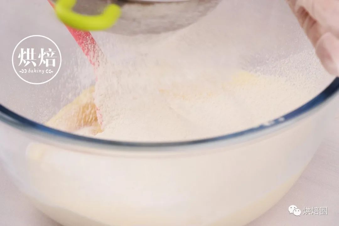 蓬蓬的又不裂 入口即化 舒芙蕾轻芝士蛋糕 冷藏后冰激凌口感超赞