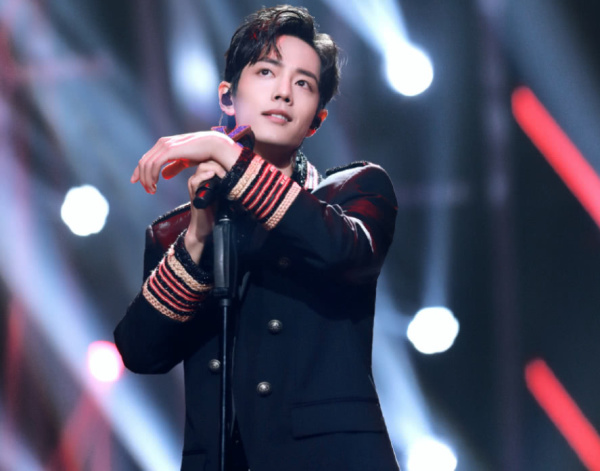 教师网课宣传肖战被停课，引发家长不满：孩子