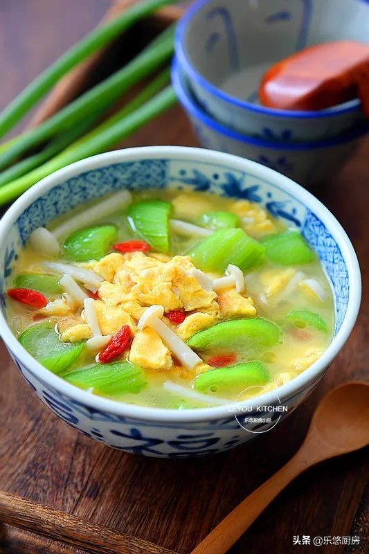 7月多喝这碗汤，鲜美又消暑，每次做都一点不剩