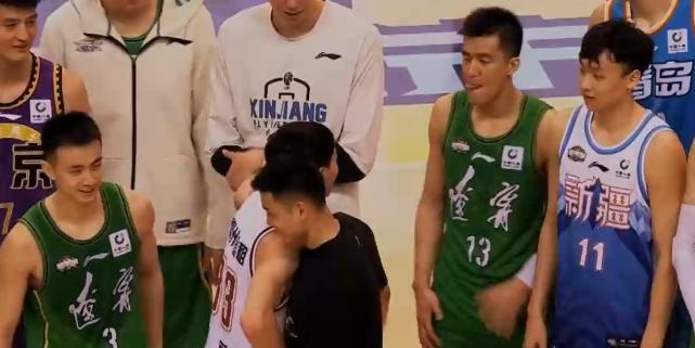 Wu Qian obtains MVP, zhao Jiwei just is congratulated greatly, guo Allan try to show happyness when one is sad! A couplet sees an eye