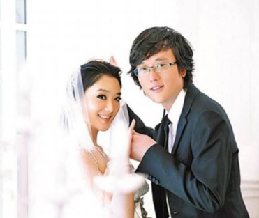 难怪凤凰传奇做不成夫妻，原来玲花嫁给了音乐