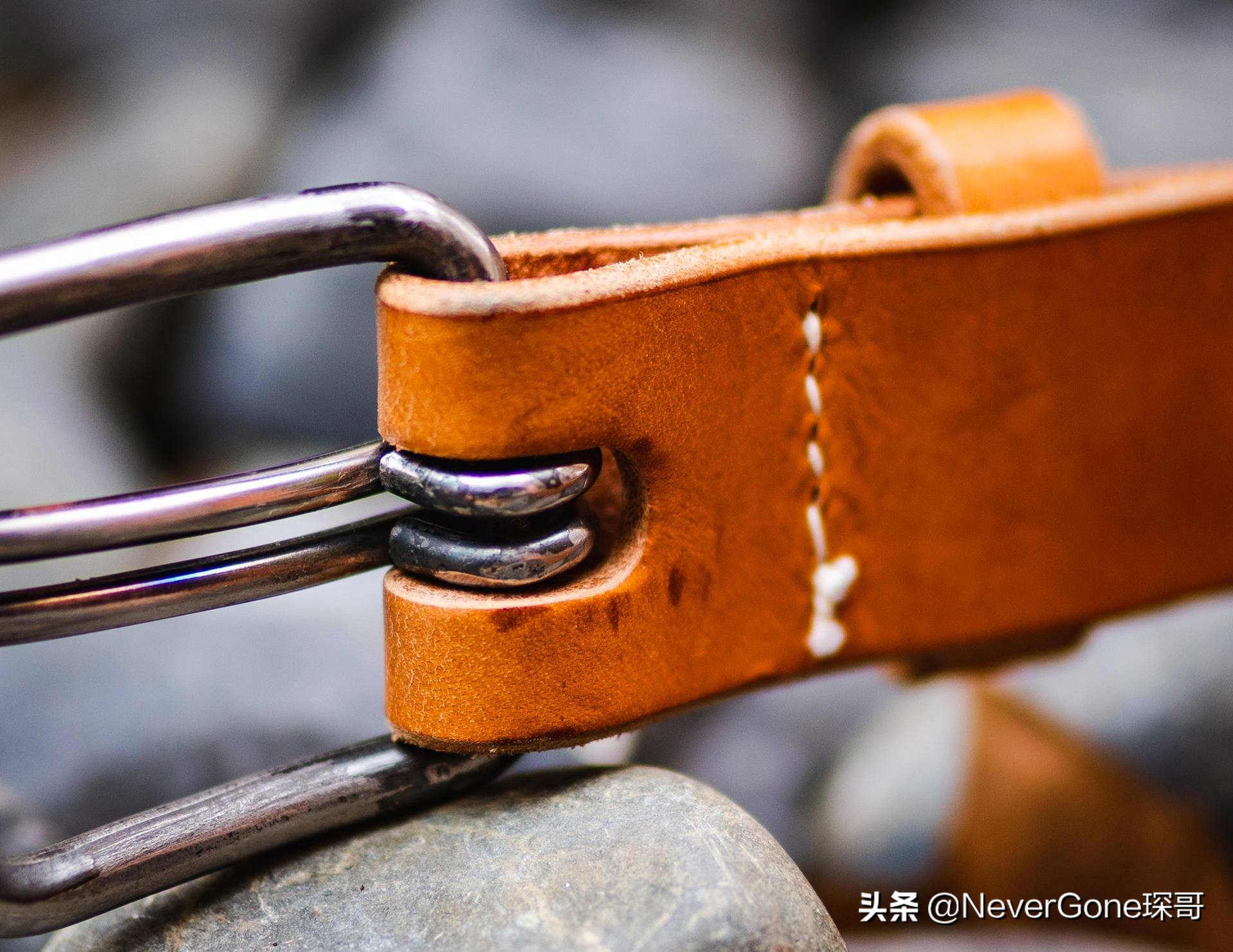 看看皮带扣？Companion Denim赫尔曼橡树植鞣腰带