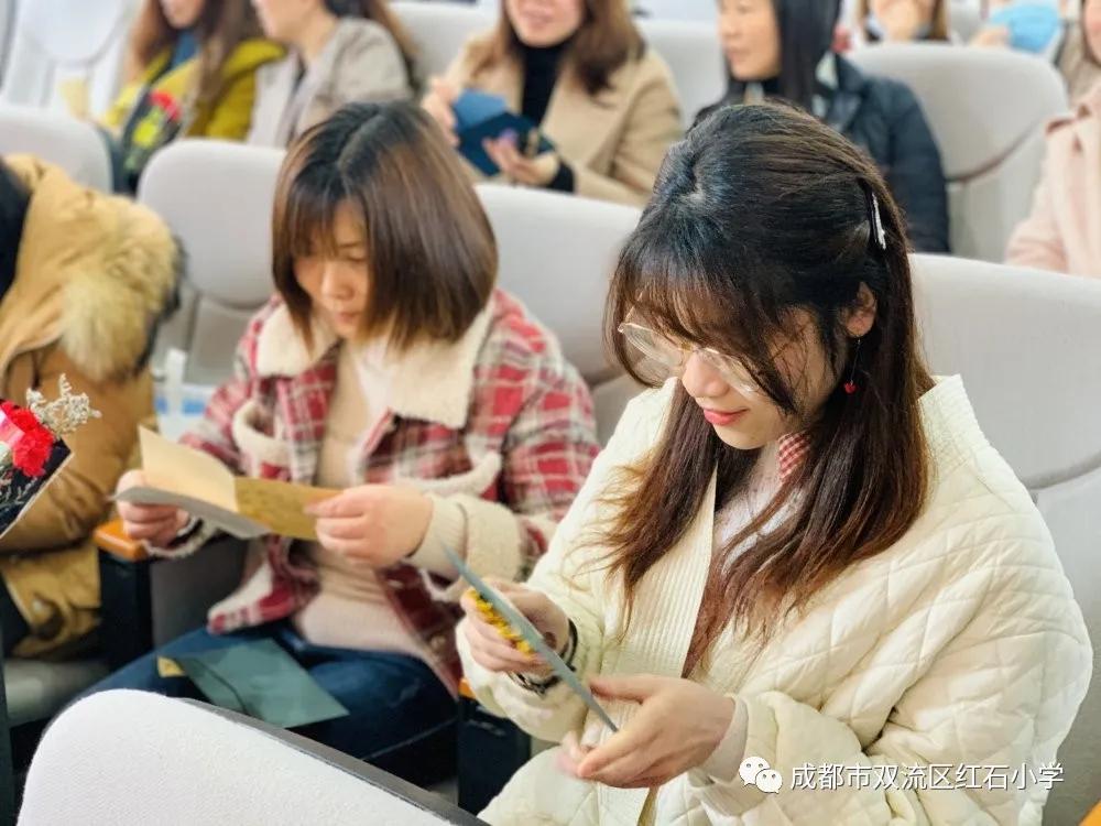 展巾帼风采——成都市双流区红石小学3.8妇女节庆祝活动