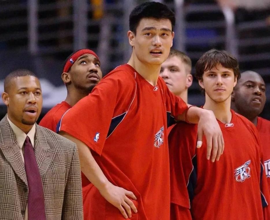 The unspoken rules of the NBA locker room, superstars must also abide