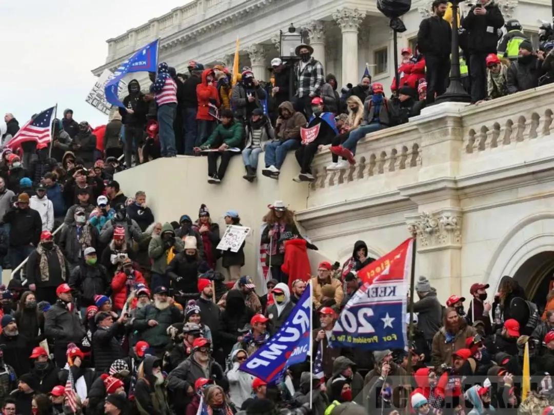 你以為特朗普是�戲精�？ 其實他是�導演�| 慢點�觀察