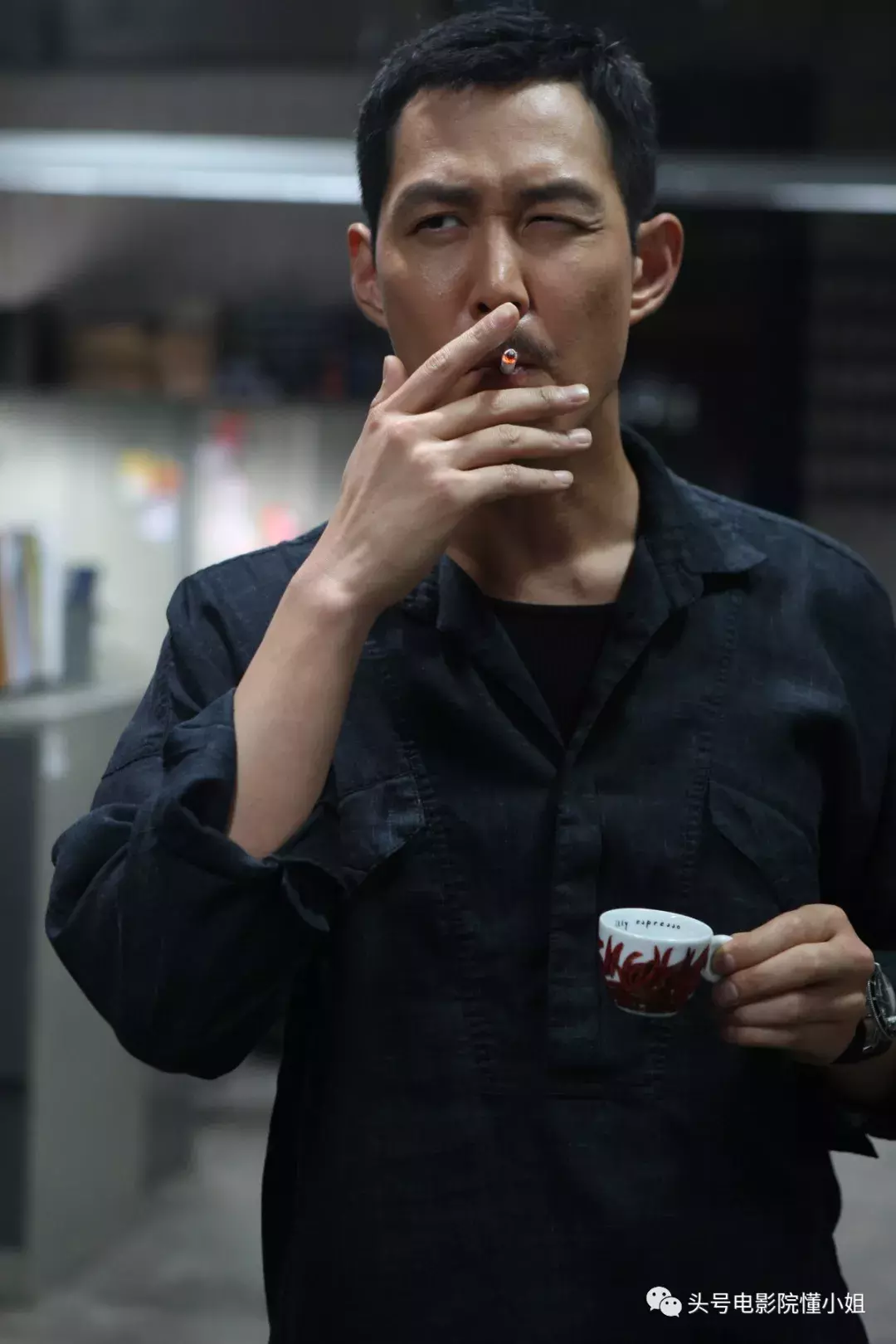 两集拿下9分!李政宰10年后演韩版《纸牌屋》,刚播就续订第二季