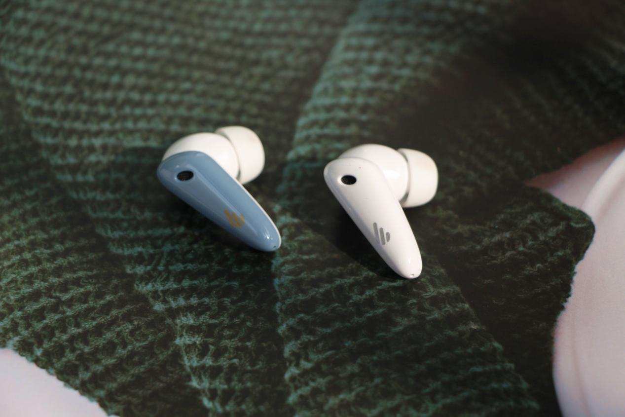 漫步者FunBuds蓝牙耳机：外观雅致，佩戴舒适且主动降噪