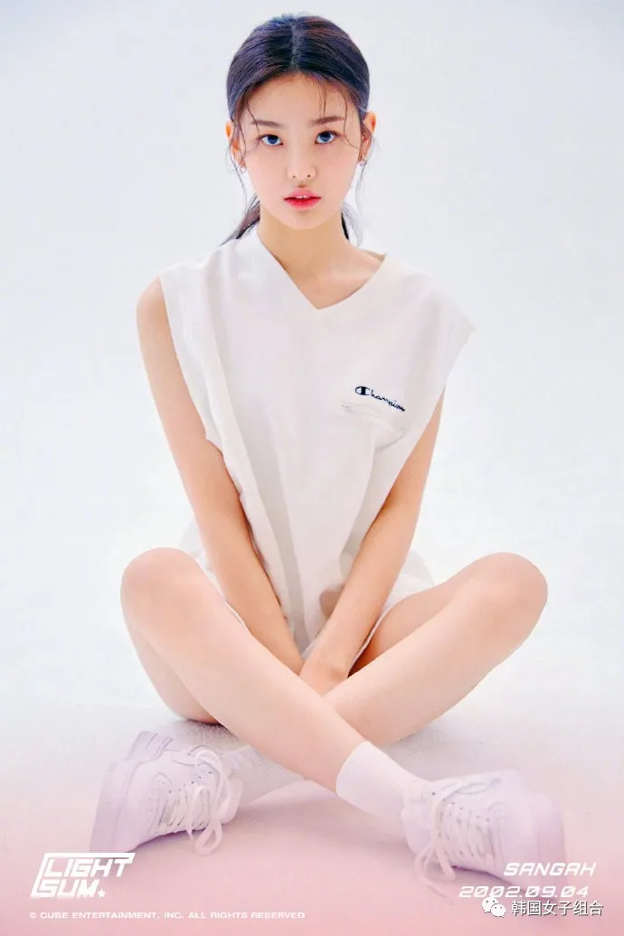 CUBE新女团成员个人预告照公开,长相清纯,期待出道
