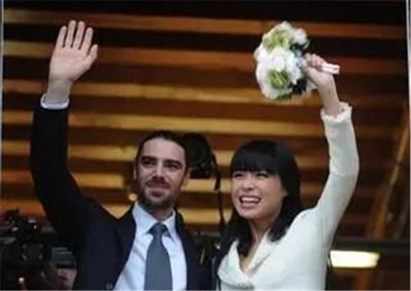 广东女孩李然：出国留学邂逅比利时王子，成为欧洲首位中国王妃