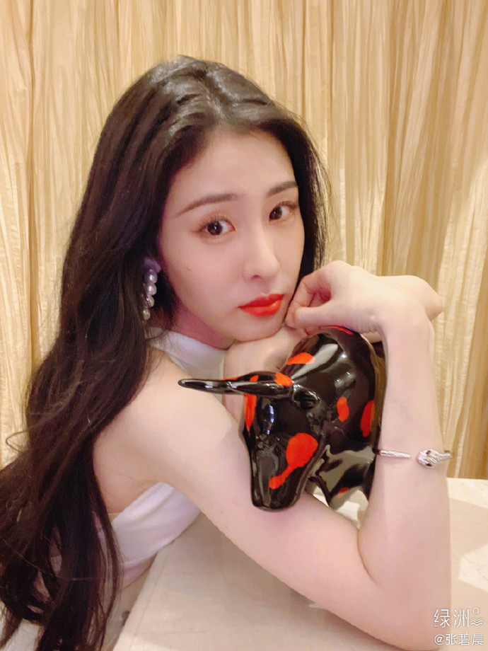 華晨宇承認跟張碧晨生女！ 女方回應：分手後得知懷孕，自己去完成