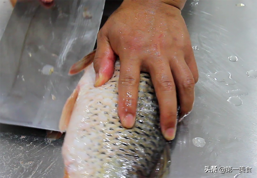 图片[2]-【红烧鱼】做法步骤图 鲜嫩多汁 外皮酥-起舞食谱网