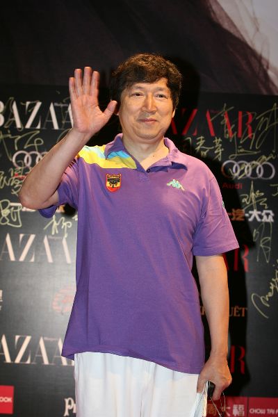 和大39岁女星睡了13年，继承70亿财产，老年孤独