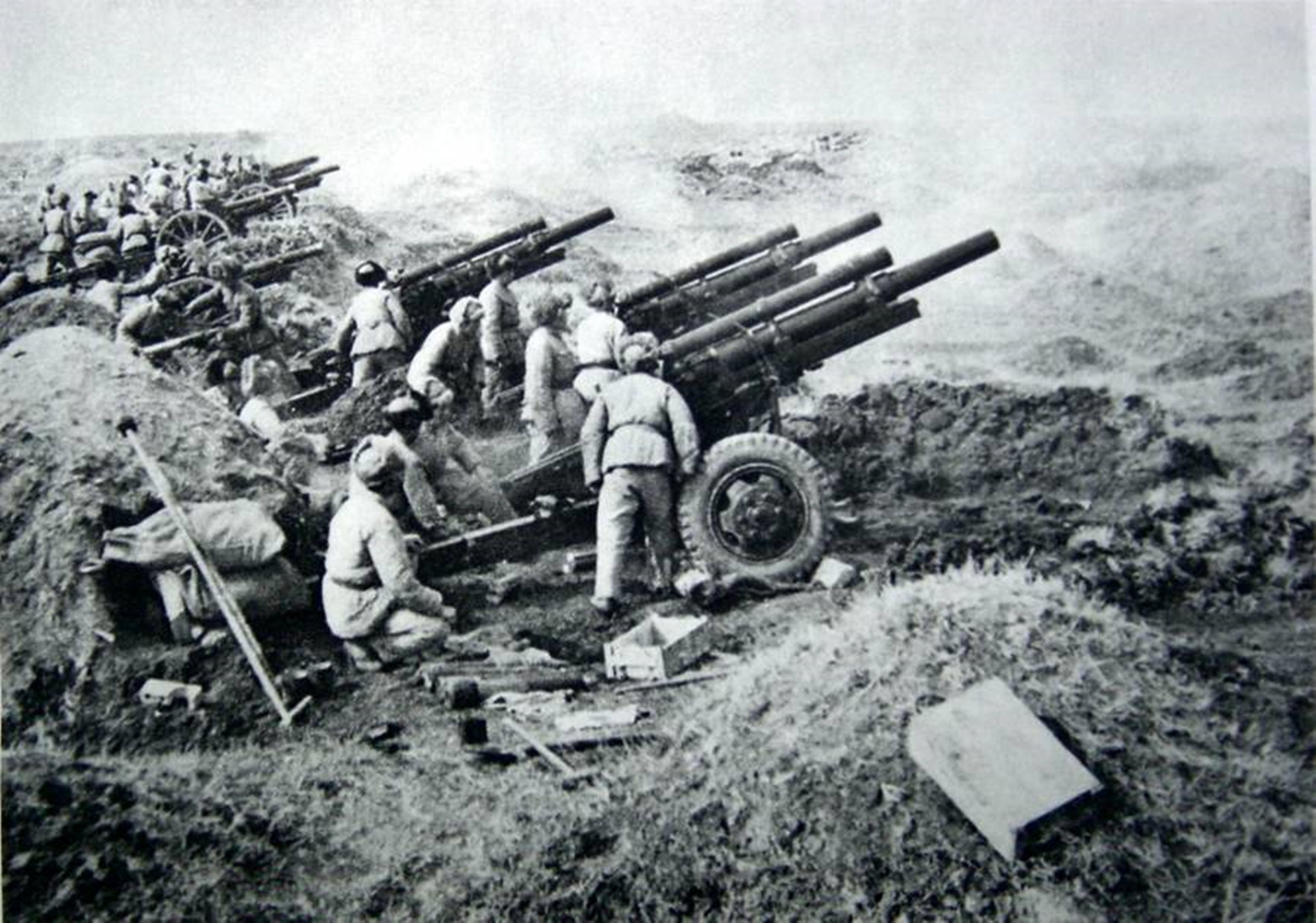 ����ս���з����3λ�����߹٣�̬�ȶ��ӣ��ܾ����죬�����Σ�