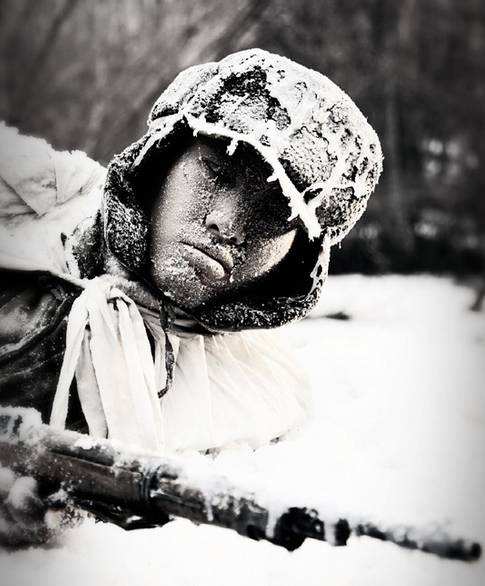 朝鲜战争结束那天，彭德怀视察前线哽咽流泪，