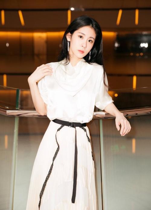 利用郑爽风波，“逼迫”华晨宇就范，张碧晨真