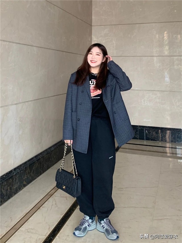 今春火了一种穿法，叫“西装+卫衣”，青春又时尚，小个子也适合