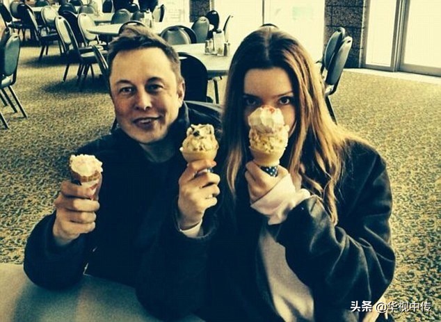 特斯拉的亿万富翁老板马斯克是真正的情场上高人啊，这不又当爹了