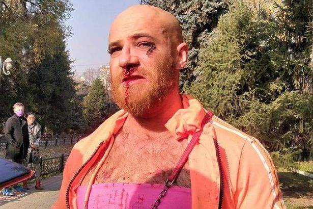 bodybuilder marries sex doll Bodybuilder Married His Sex Doll In Bizarre Wedding main image 0