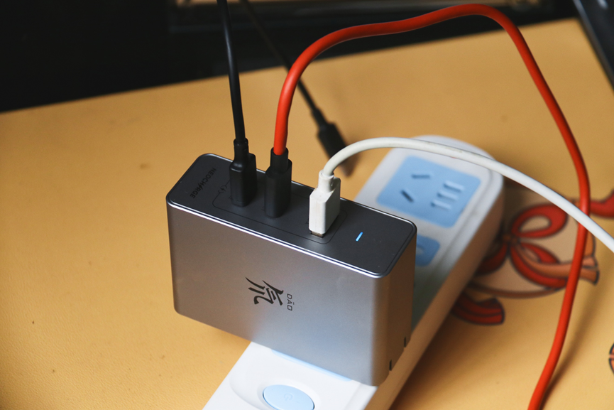 120W输出功率有多牛，一炷香时间元气满满，努比亚充电器实测