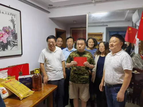 省司法厅开展“情暖社区 关爱困难群众”爱心志愿服务活动