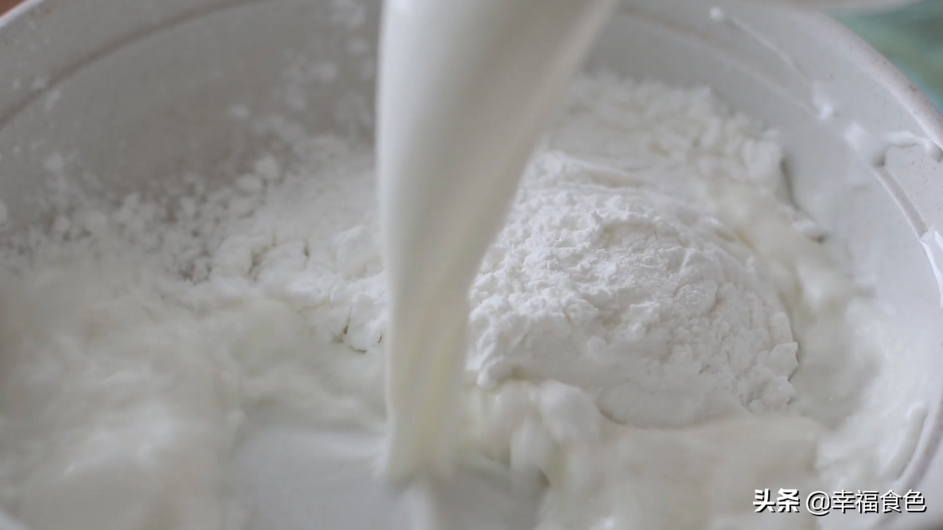 只要1个平底锅就能做的甜品，免蒸免炸，Q弹顺滑奶味浓郁