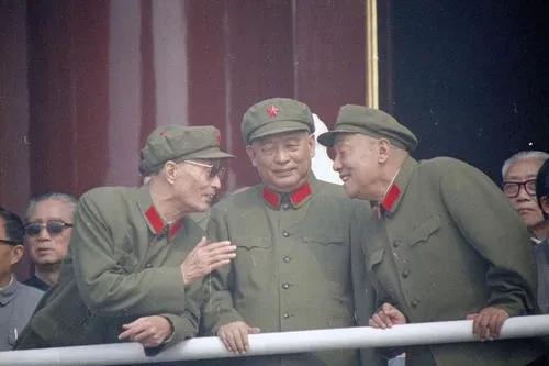 鄧小平復出后，憑著這幾位將領(lǐng)穩(wěn)定了軍隊的形勢，他們是誰呢？