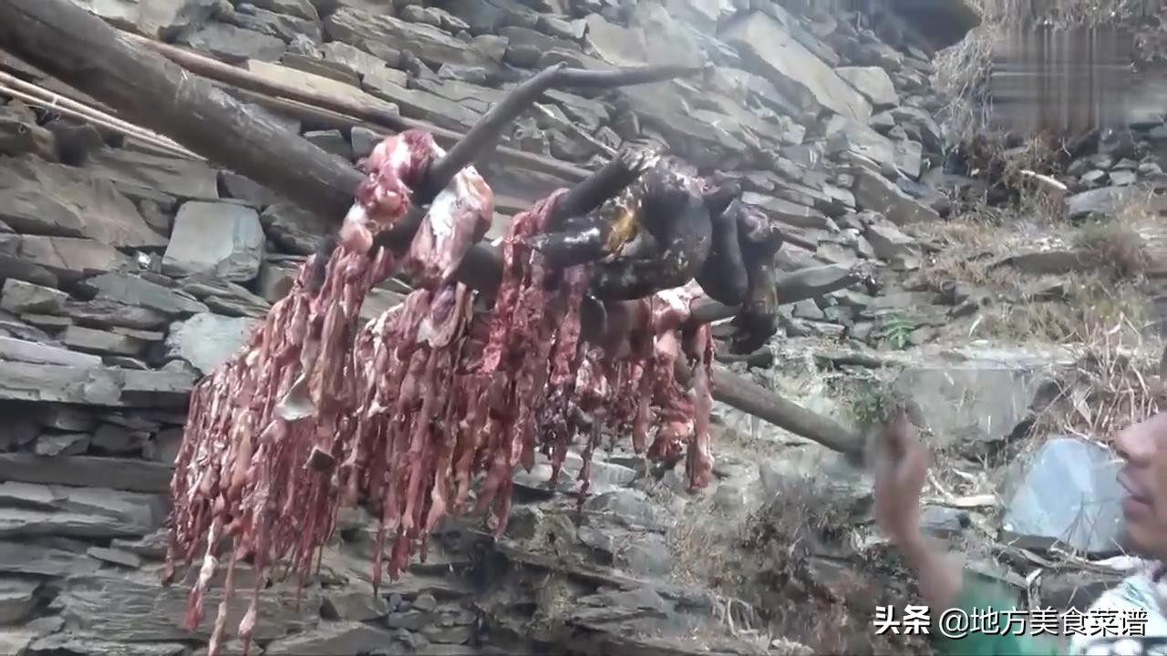 中国小伙送尼泊尔山区贫困户一头猪，解决了他们一年的肉食问题