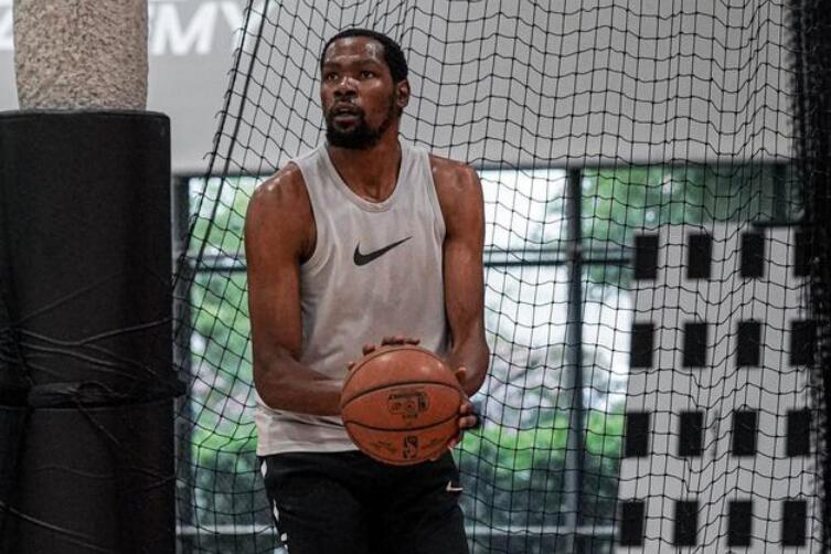 曝杜蘭特統治訓練，大將軍都表示服了，墻哥道出KD增加新殺招更恐怖！-黑特籃球-NBA新聞影音圖片分享社區